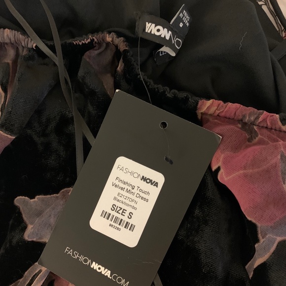 VELVET FLORAL DRESS🌹 - Picture 3 of 4